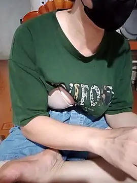 Snapshot of JasminePham chatting on 10.14.25 JasminePham online show from 10.14.25