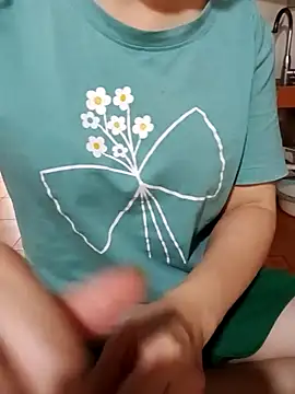 Snapshot of JasminePham chatting on 10.22.25 JasminePham online show from 10.22.25