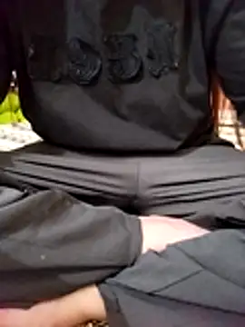 Snapshot of JasminePham chatting on 11.08.25 JasminePham online show from 11.08.25