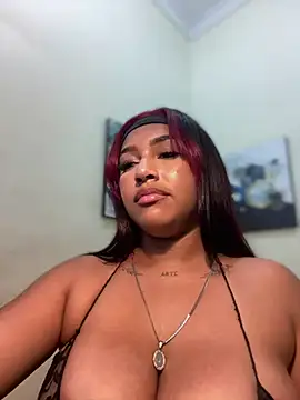 Snapshot of MaverickGray chatting on 02.14.25 MaverickGray online show from 02.14.25