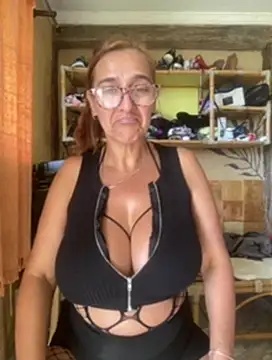 Snapshot of anastasia_and_jordan chatting on 02.26.25 anastasia and jordan online show from 02.26.25