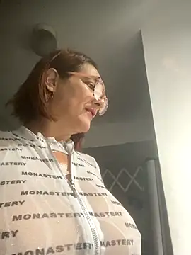 Snapshot of anastasia_and_jordan chatting on 09.28.25 anastasia and jordan online show from 09.28.25