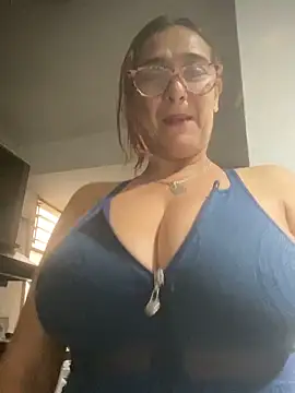 Snapshot of anastasia_and_jordan chatting on 10.03.25 anastasia and jordan online show from 10.03.25