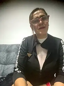 Snapshot of anastasia_and_jordan chatting on 10.18.25 anastasia and jordan online show from 10.18.25