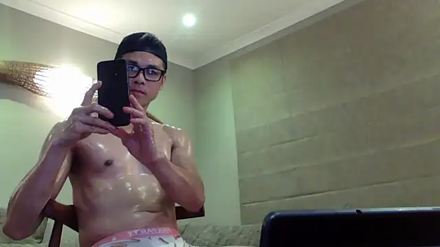 Snapshot of Surfbod chatting on 02.06.25 Surfbod online show from 02.06.25