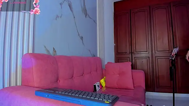 Snapshot of BridgetRodriguez chatting on 10.20.25 BridgetRodriguez online show from 10.20.25