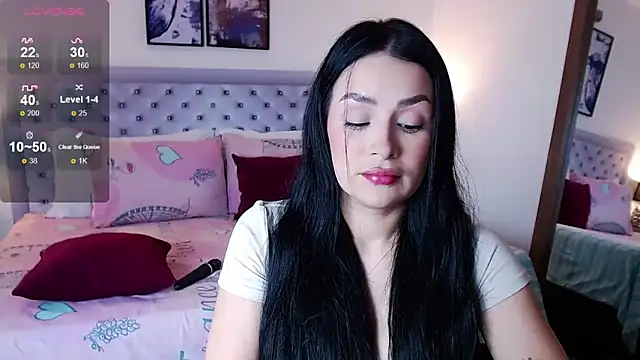 sarascottt online show from 12.19.24