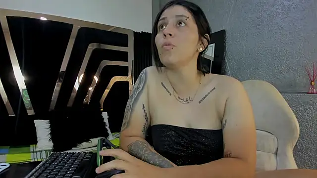 VioletANDScarlett online show from 01.13.25