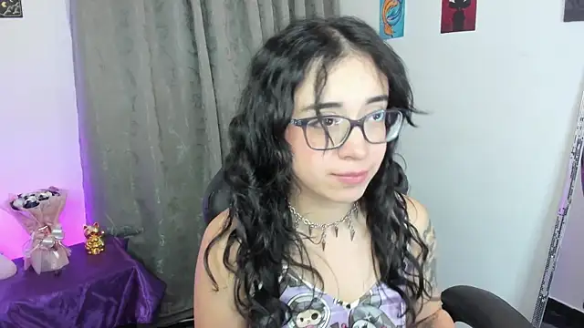 Snapshot of indra_cam chatting on 07.12.26 indra cam online show from 07.12.26