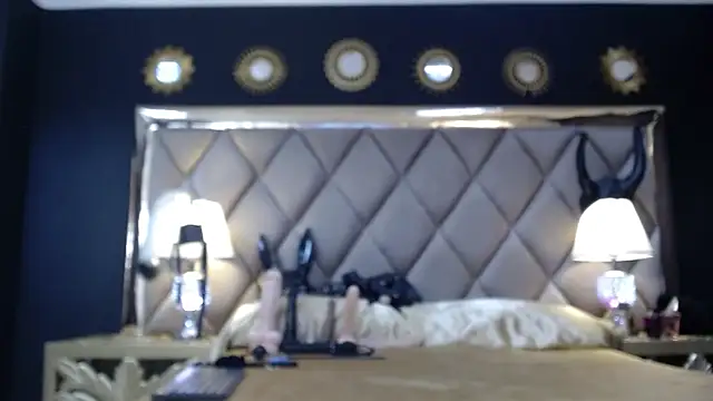 EvaBellucci  online show from 01.04.25