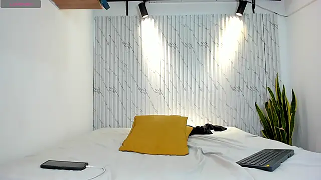 danielclarton1 online show from 12.18.24