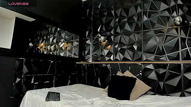 danielclarton1 online show from 01.21.25