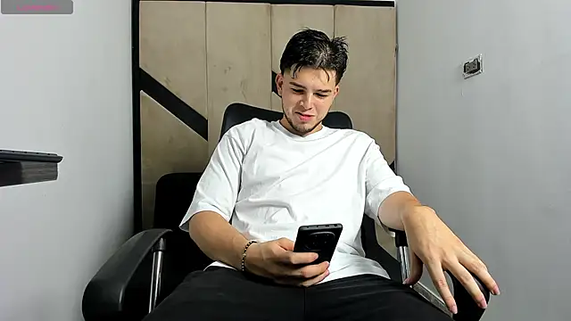 danielclarton1 online show from 02.04.25