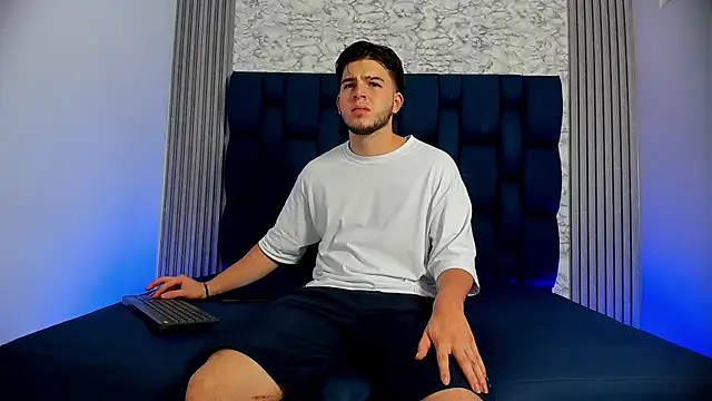 danielclarton1 online show from 02.13.25