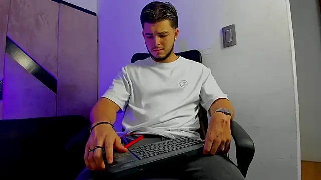 danielclarton1 online show from 09.13.25