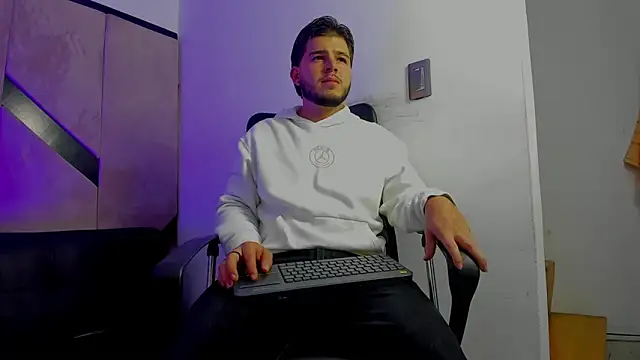 danielclarton1 online show from 10.21.25