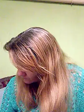 Snapshot of SannyMILF chatting on 12.05.24 SannyMILF online show from 12.05.24