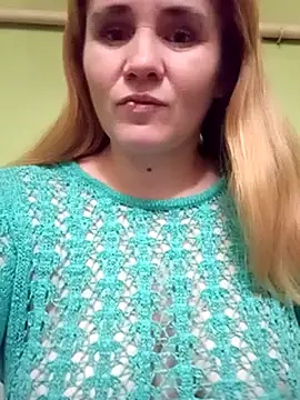 Snapshot of SannyMILF chatting on 12.16.24 SannyMILF online show from 12.16.24