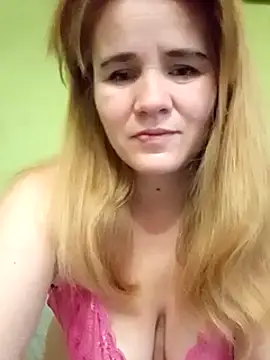 Snapshot of SannyMILF chatting on 01.04.25 SannyMILF online show from 01.04.25