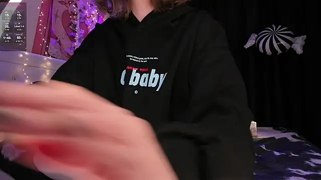 Natural pussy online show from 10.18.25