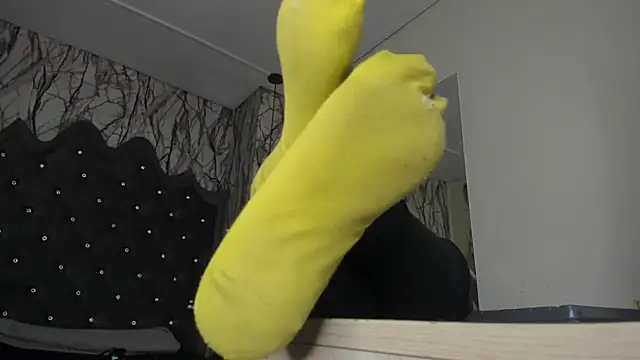 larissa01  online show from 01.07.25