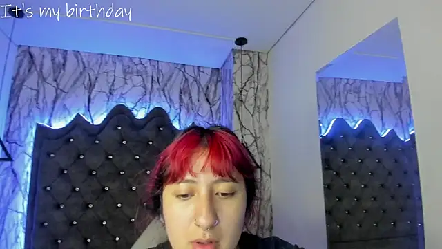 larissa01  online show from 01.25.25