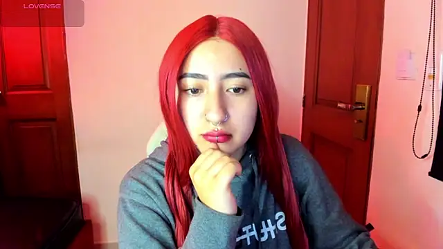 larissa01  online show from 03.23.25