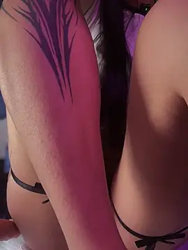 Snapshot of -Loren- chatting on 10.07.25 -Loren- online show from 10.07.25