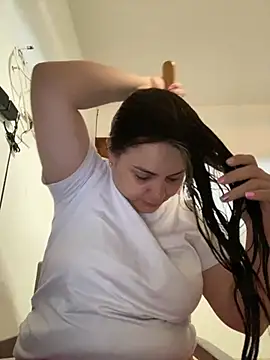 Snapshot of Im_Amelia chatting on 10.22.25 Im Amelia online show from 10.22.25