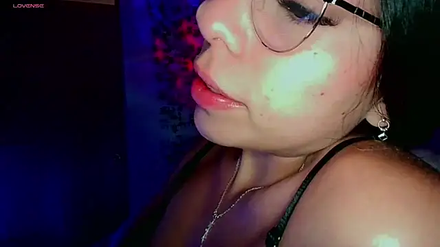 Snapshot of Adararose1 chatting on 10.02.25 Adararose1 online show from 10.02.25