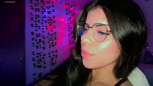 Snapshot of Adararose1 chatting on 10.28.25 Adararose1 online show from 10.28.25