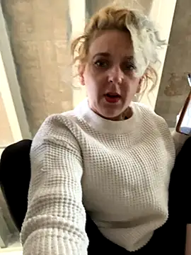 Snapshot of degiggxxx chatting on 10.02.25 degiggxxx online show from 10.02.25