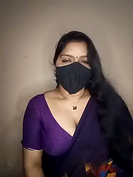 Snapshot of midhly chatting on 12.19.24 midhly online show from 12.19.24