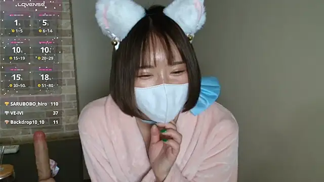 sara  xx  love online show from 12.10.24