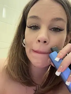 Snapshot of Street_young chatting on 02.22.25 Street young online show from 02.22.25