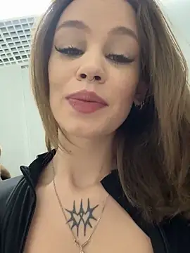 Snapshot of Street_young chatting on 02.28.25 Street young online show from 02.28.25