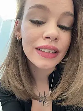 Snapshot of Street_young chatting on 03.02.25 Street young online show from 03.02.25