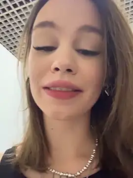 Snapshot of Street_young chatting on 03.20.25 Street young online show from 03.20.25