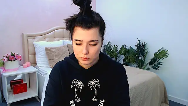  Sun Shy  online show from 10.21.25