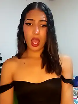 Lanna hott  online show from 12.22.24