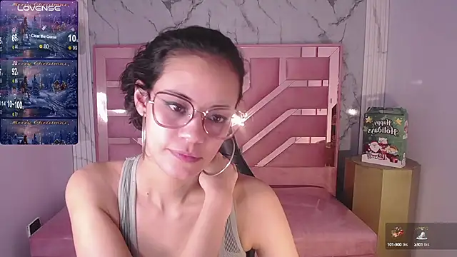 Snapshot of Tyna_ch chatting on 12.21.24 Tyna ch online show from 12.21.24