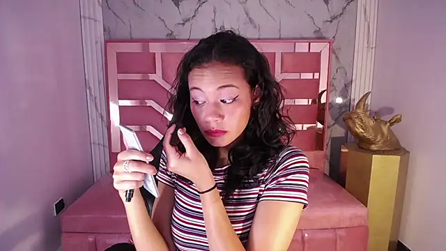 Snapshot of Tyna_ch chatting on 01.17.25 Tyna ch online show from 01.17.25