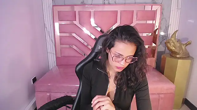 Snapshot of Tyna_ch chatting on 01.23.25 Tyna ch online show from 01.23.25