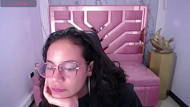 Snapshot of Tyna_ch chatting on 01.24.25 Tyna ch online show from 01.24.25