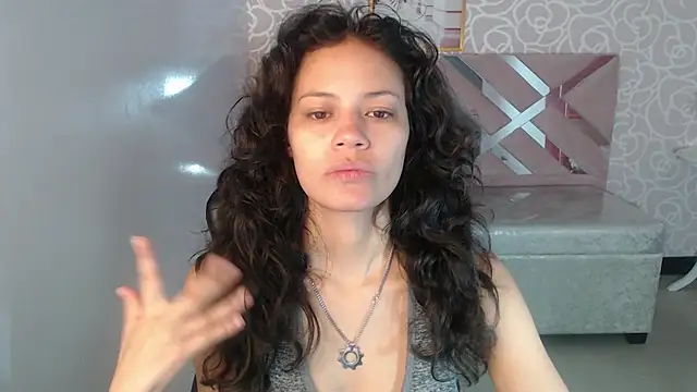 Snapshot of Tyna_ch chatting on 09.08.25 Tyna ch online show from 09.08.25