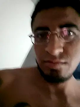 Snapshot of ale3J4a chatting on 12.22.24 ale3J4a online show from 12.22.24