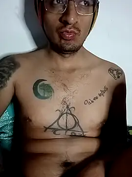 Snapshot of ale3J4a chatting on 03.18.25 ale3J4a online show from 03.18.25