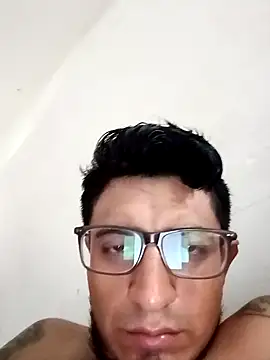 Snapshot of ale3J4a chatting on 10.05.25 ale3J4a online show from 10.05.25