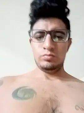 Snapshot of ale3J4a chatting on 10.30.25 ale3J4a online show from 10.30.25