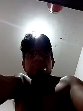 Snapshot of ale3J4a chatting on 11.13.25 ale3J4a online show from 11.13.25